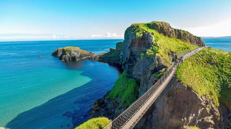 Giant's Causeway Coastal Path - Northern Ireland